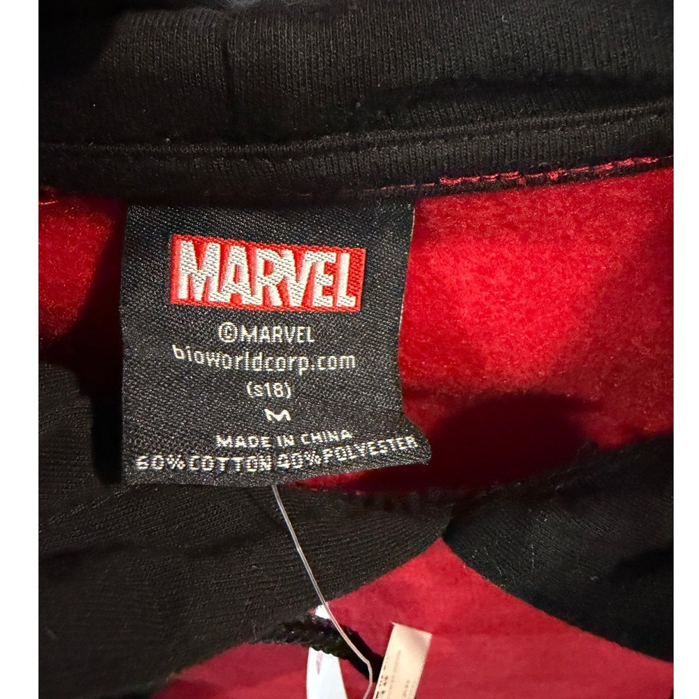 NEW Marvel Deadpool Hot Topic Red Black Hoodie Mens Medium - Picture 3 of 4